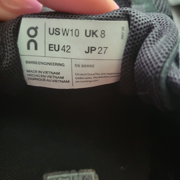 On Could 5 Sneakers - Picture 4 of 6